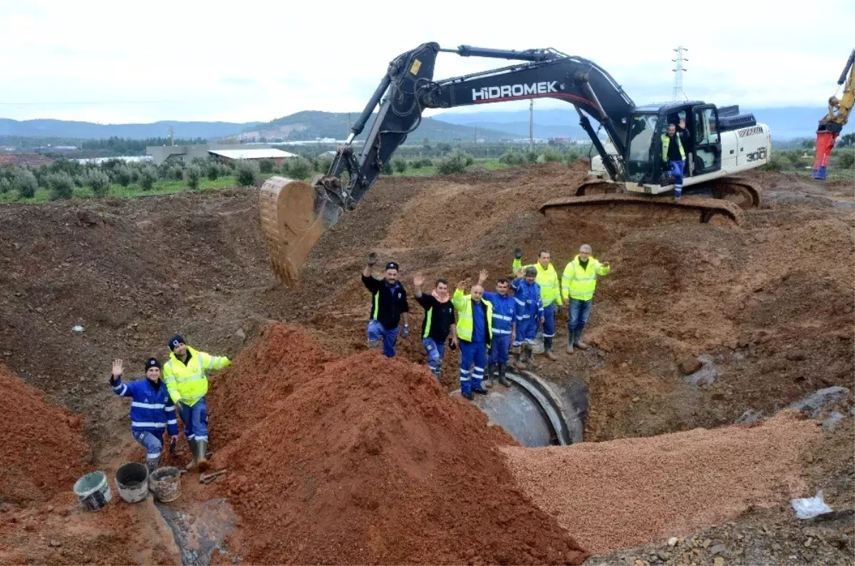 İzmir\'de su arızası giderildi, ana hatta su verilmeye başlandı