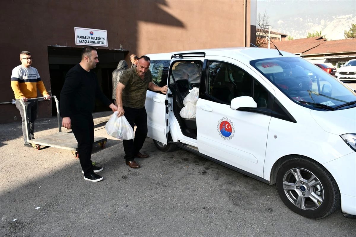 Karabük Belediyesinden kumanya yardımı