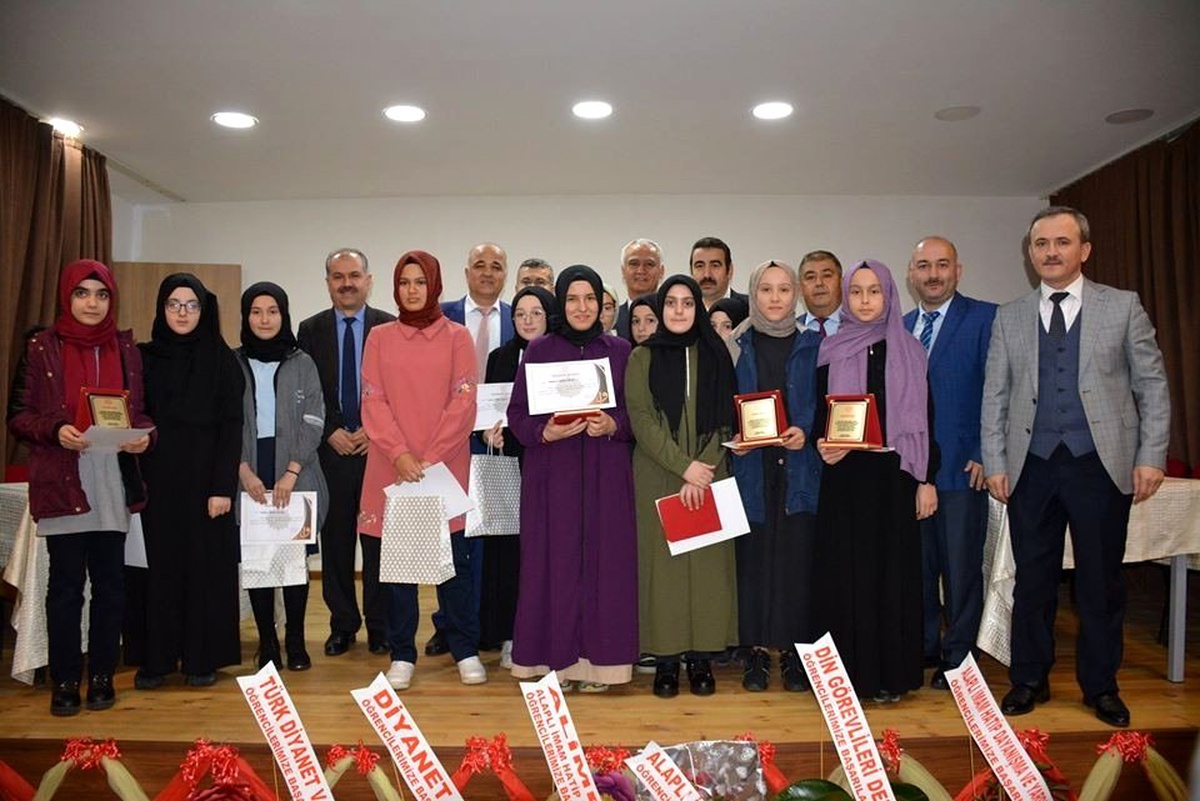 "Kur\'an-ı Kerimi Güzel Okuma ve Hafızlık Yarışması" gerçekleştirildi