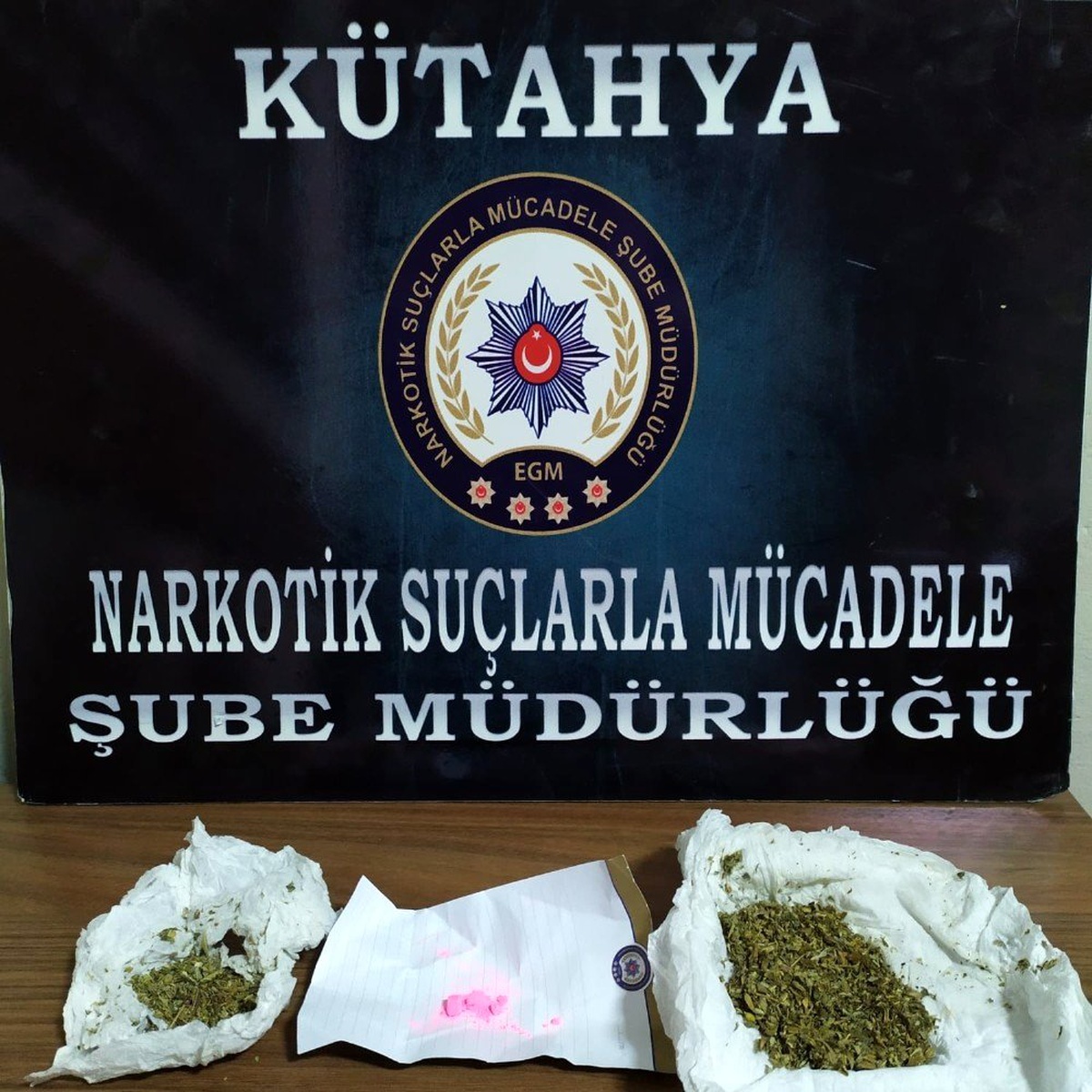 Kütahya\'da uyuşturucu operasyonu: 4 gözaltı