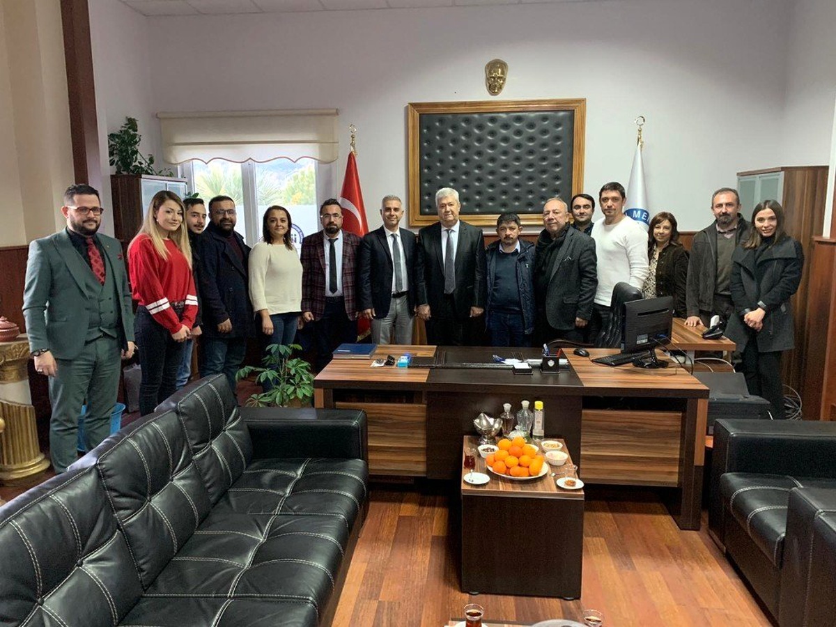 Lisans eğitimini aldığı fakülteye dekan oldu