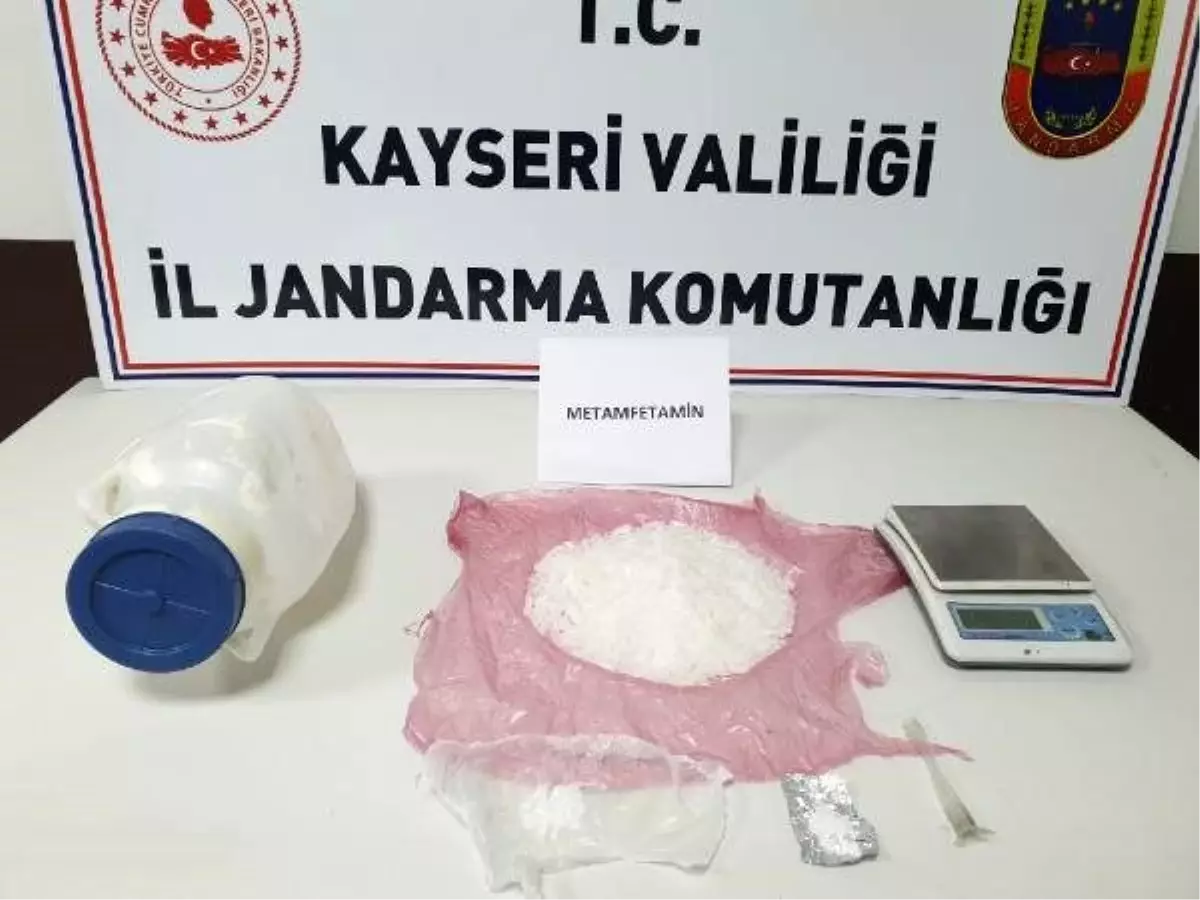 Peynir bidonunda uyuşturucu sevkiyatına 4 gözaltı