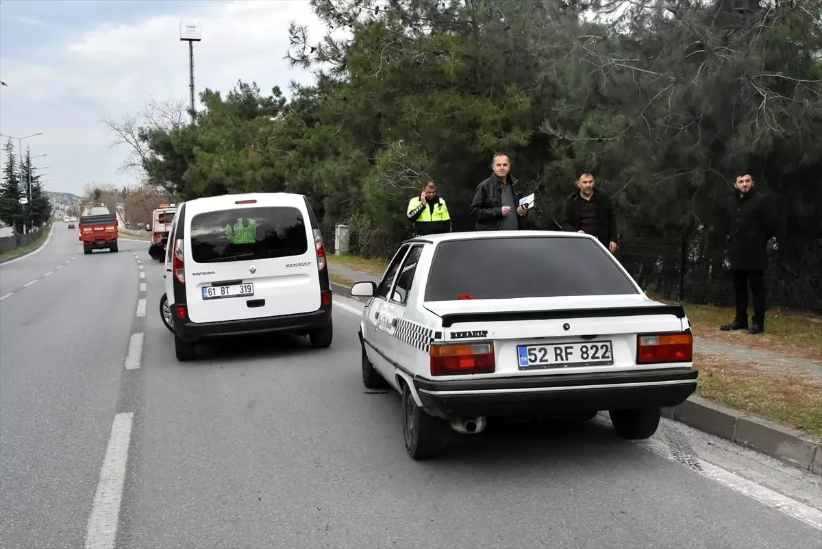 Polisten kaçarken otomobille kaza yapan 3 şüpheli yakalandı