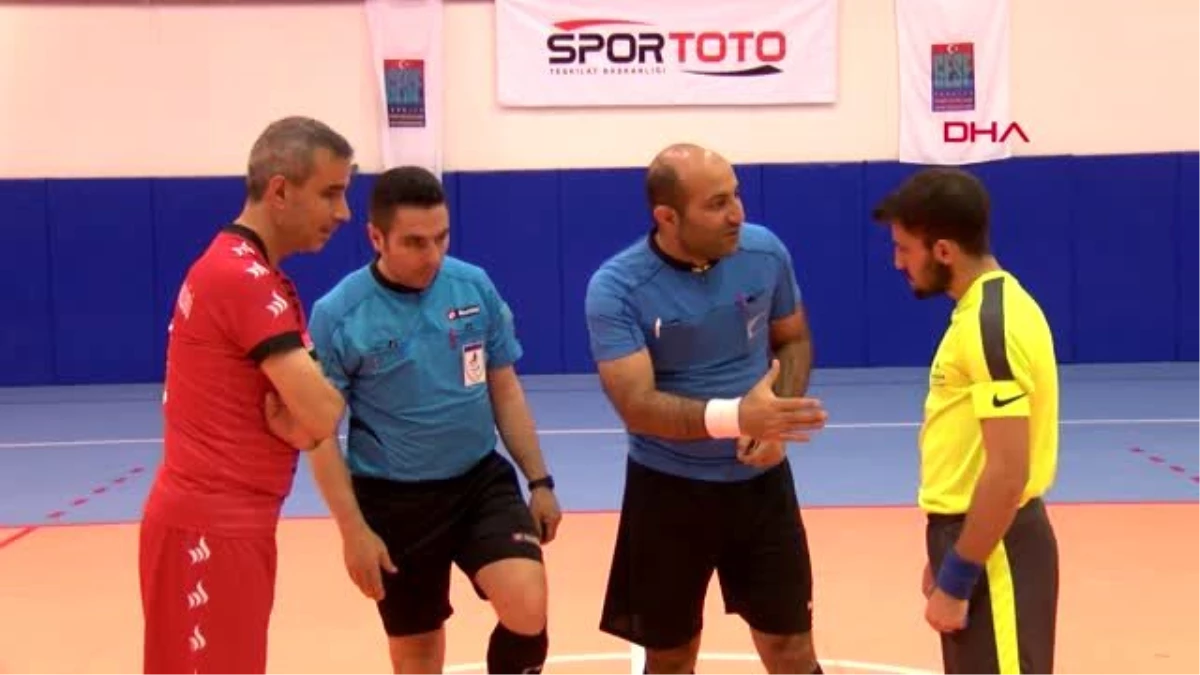 Spor futsal 2\'nci lig 2\'nci devre maçları kemer\'de başladı