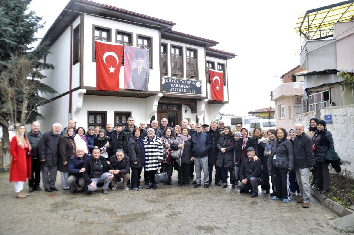 Tapu Kadastro emeklileri Atatürk Evi\'ni ziyaret etti