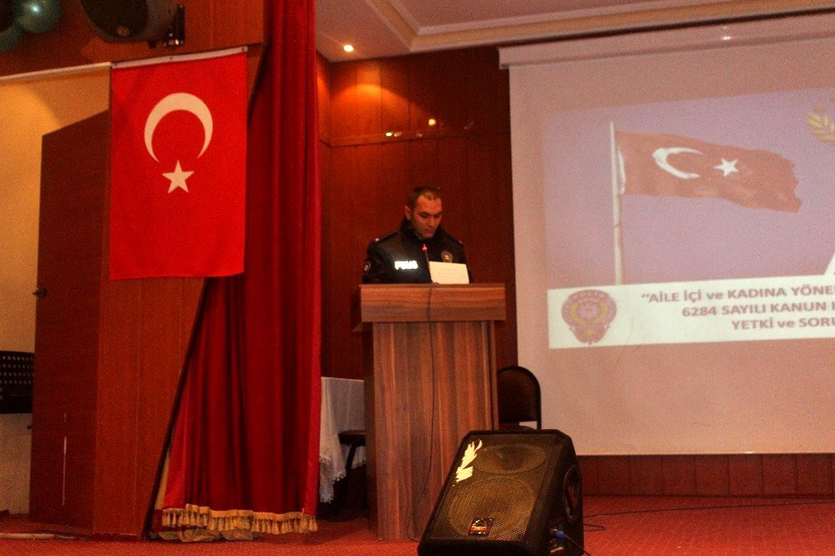 Taşlıçay Polisi, kadına yönelik şiddet ve dolandırıcılığa karşı bilgilendirdi