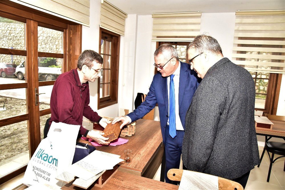 Vali Deniz Geleneksel Türk El Sanatlarını yerinde inceledi
