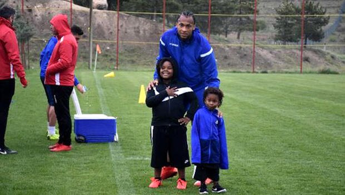 Yeni Malatyasporlu futbolcu Arturo Mina\'nın oğlundan iyi haber