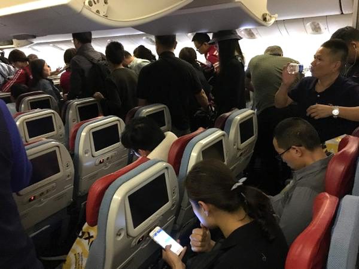 Yeni yılda uçuşta telefonlarını kapatmayan ve sigara içenlere kesilen ceza artacak