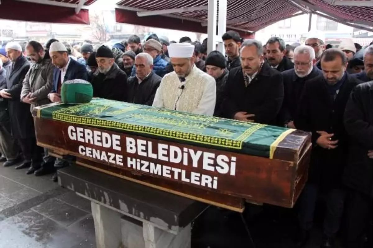 103 yaşında ölen din adamının cenaze törenine 3 bin kişi katıldı