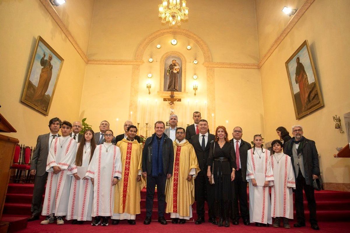 Başkan Seçer, Noel ayinini izledi