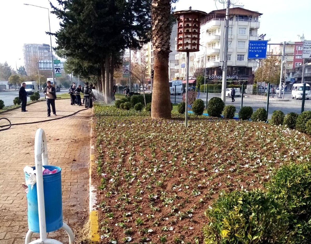 Çiçeklendirme çalışması yapıldı