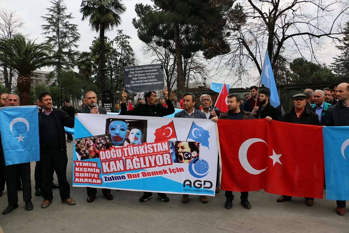 Çin\'in Doğu Türkistan politikası Çarşamba\'da protesto edildi