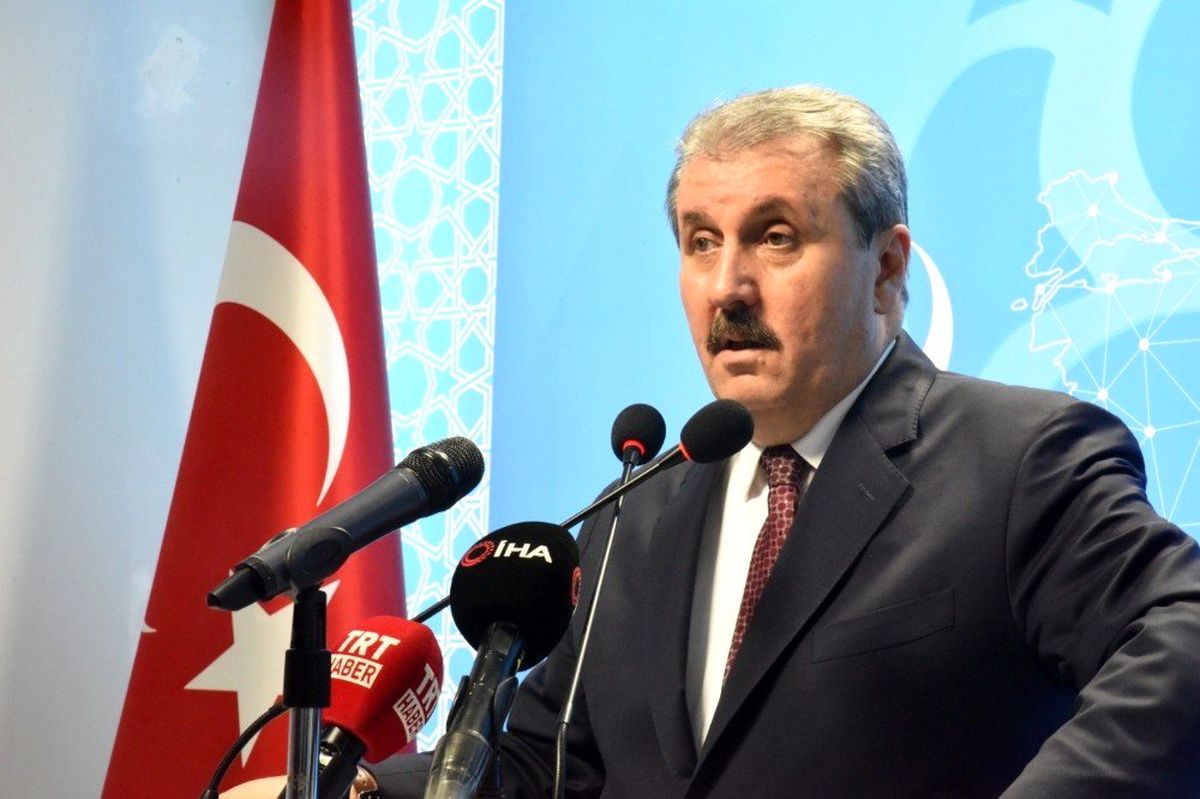Destici\'den İmamoğlu\'na sert çıkış: "Oradaki meclisi yok saymak kimsenin haddi olmamalıdır"