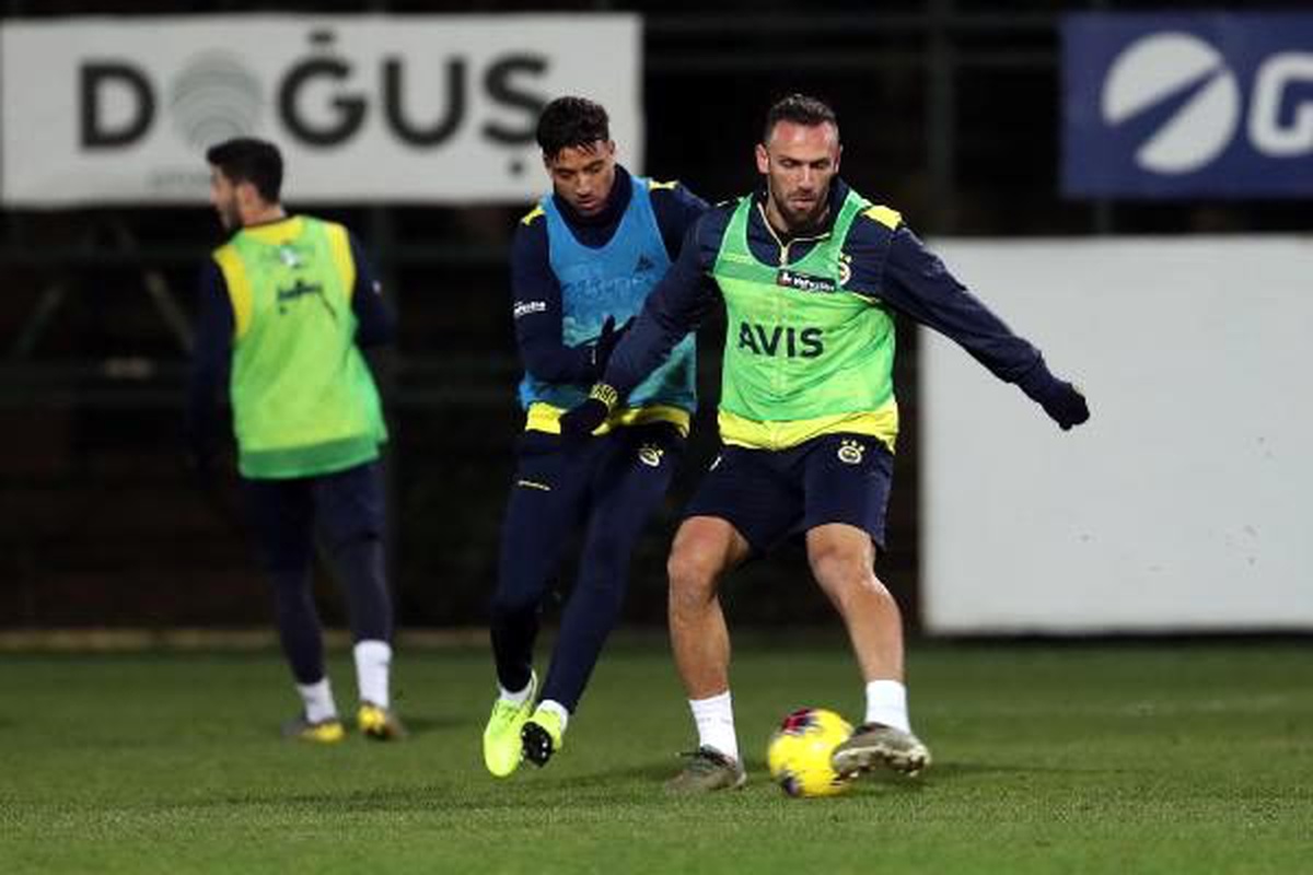 Fenerbahçe, Çaykur Rizespor\'a hazırlanıyor