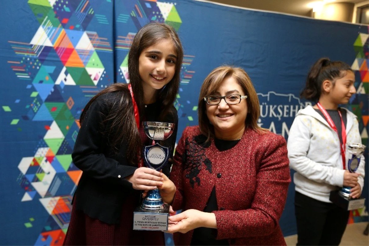 Gaziantep\'te Tenis Kurtuluş Kupası ödül töreni düzenledi