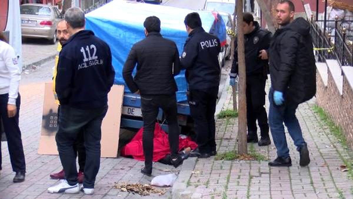 Güngören\'de sokakta ceset bulundu