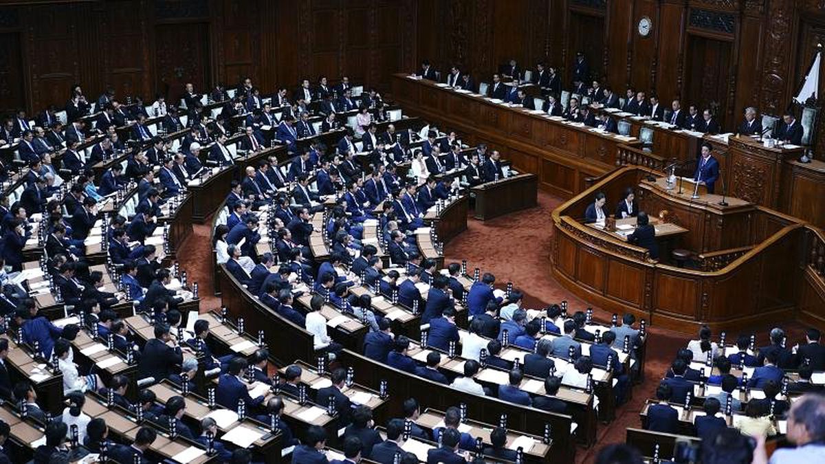 Japonya\'da 27 bin 500 dolar rüşvet aldığından şüphelenilen milletvekili tutuklandı