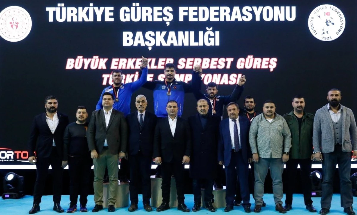 Kağıtsporlu güreşçilerden önemli başarı