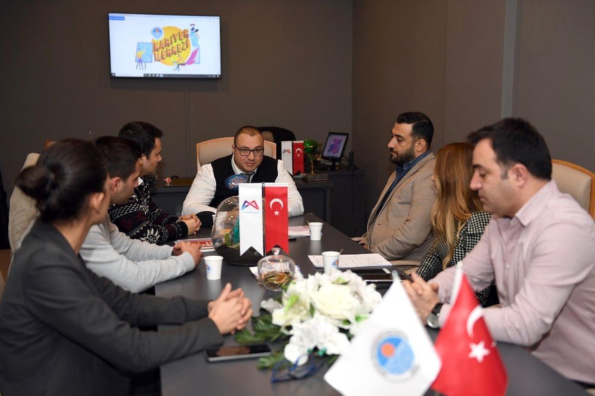 Kariyer Merkezi, iş arayanlara, öğrenciler ve işverenlere yönelik etkinliklerini sürdürüyor