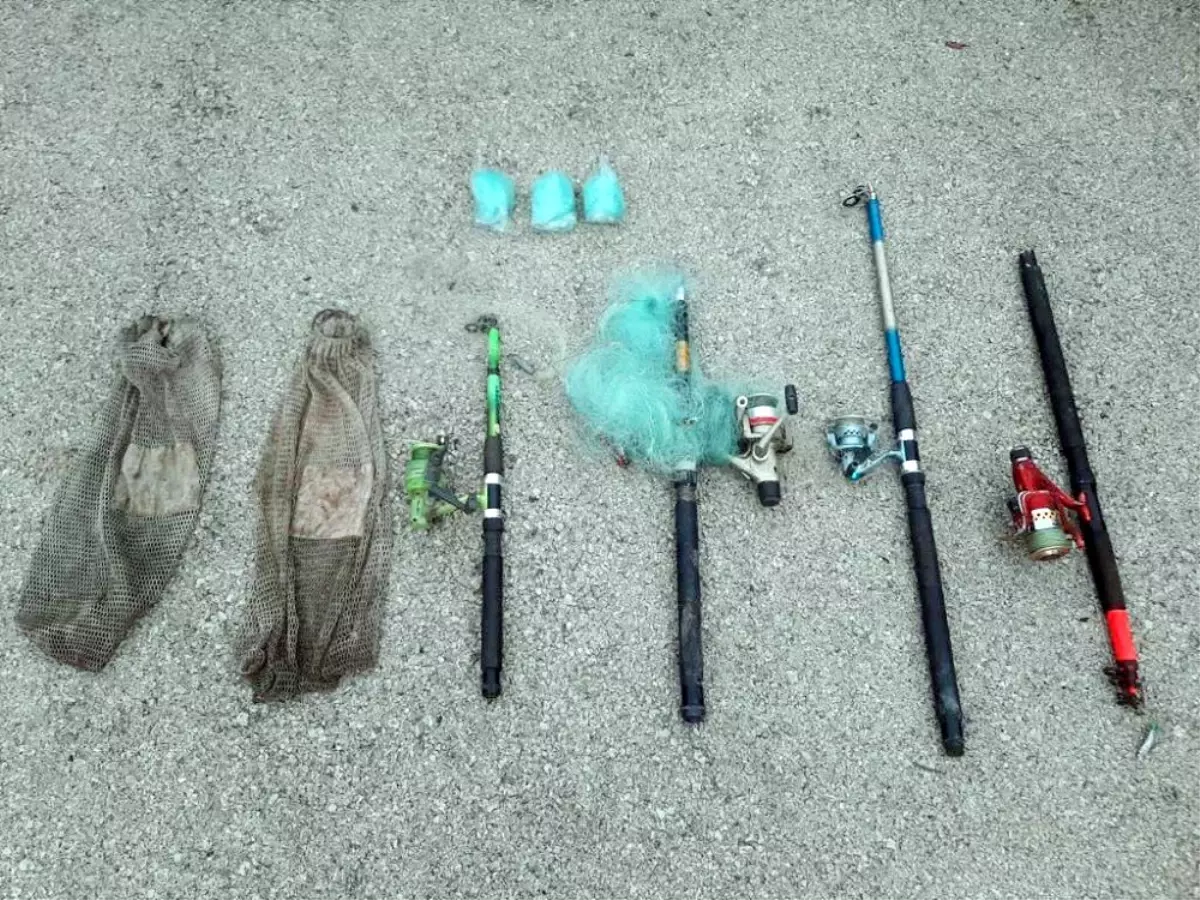 Kastamonu\'da yasak olan "tırıvırı" ile avlanan 4 kişi yakalandı