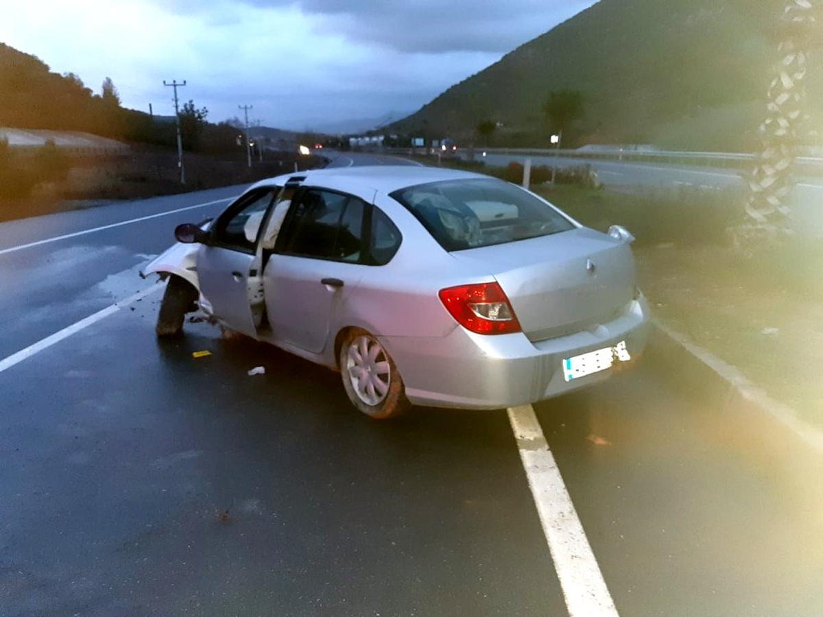Kayganlaşan yolda kaza: 1 ölü, 3 yaralı