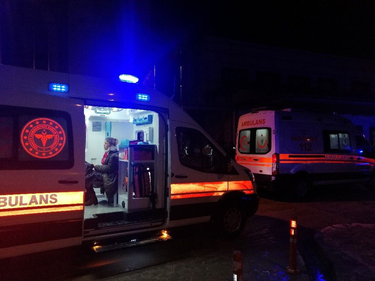 Kayseri\'de yolcu otobüsü devrildi: 20 yaralı