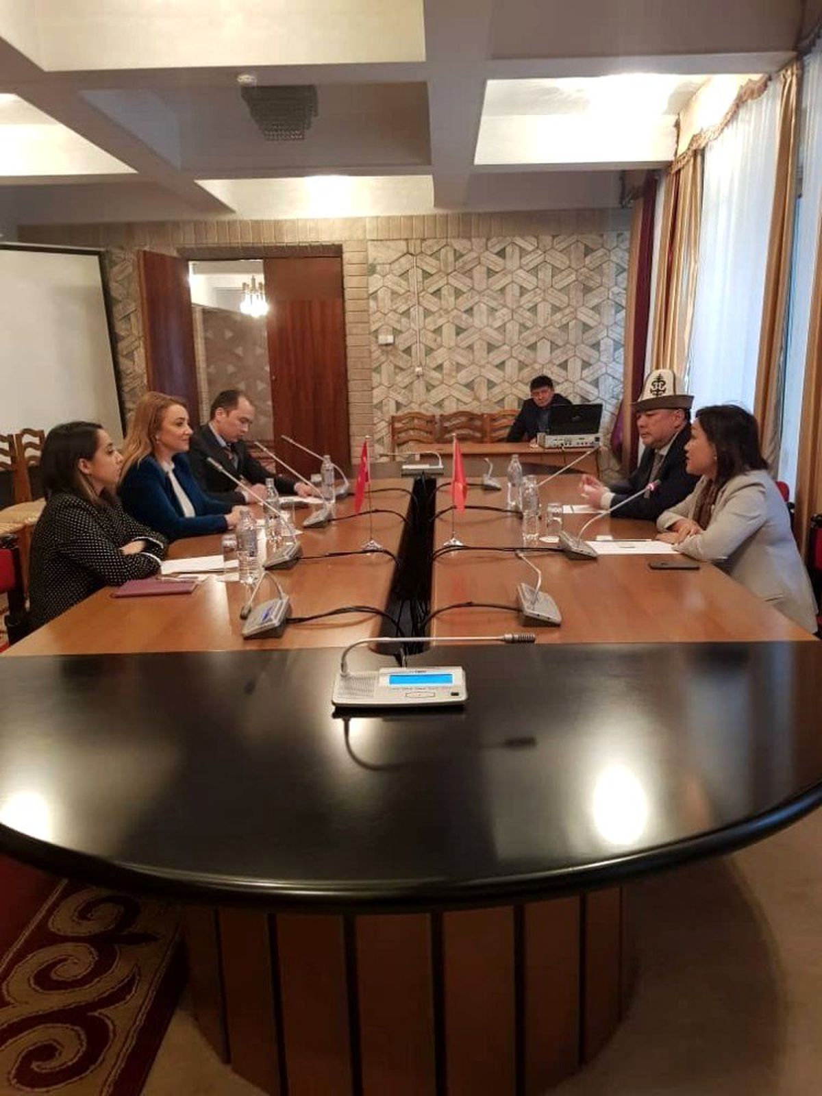 Kırgızistan Başbakanı Abılgaziyev\'den Türk iş dünyasına yatırım çağrısı