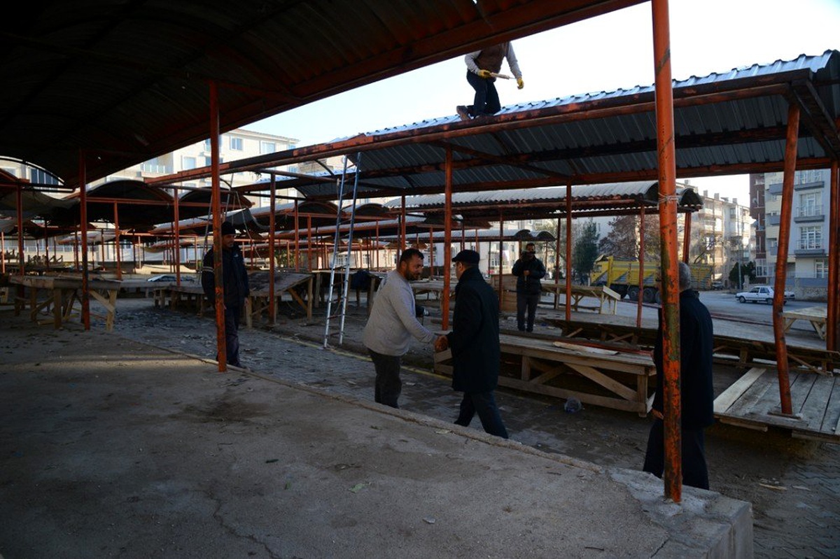 Kırşehir Belediyesi, pazar yerinde düzenleme yaptı