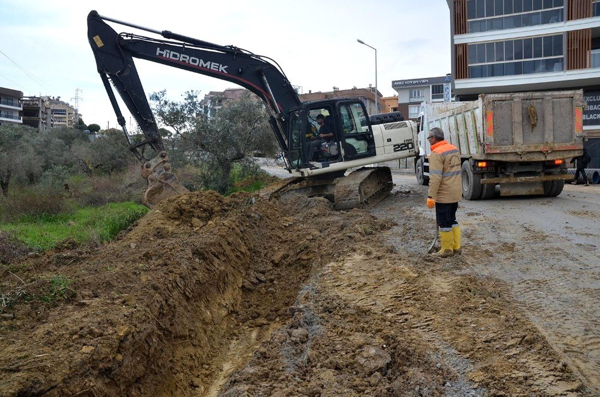 Kuşadası\'nda yaz sezonu öncesi yenilenmemiş yol kalmayacak
