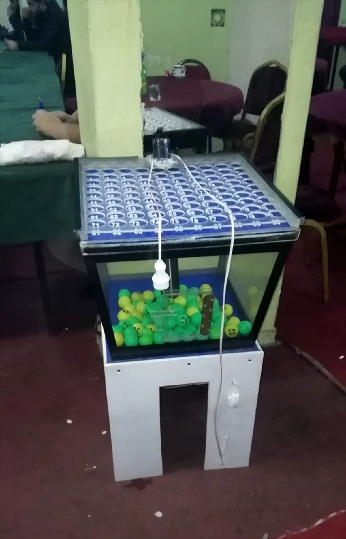 Malatya\'da mühürlenen iş yerinde kumar oynayan 49 kişiye para cezası uygulandı