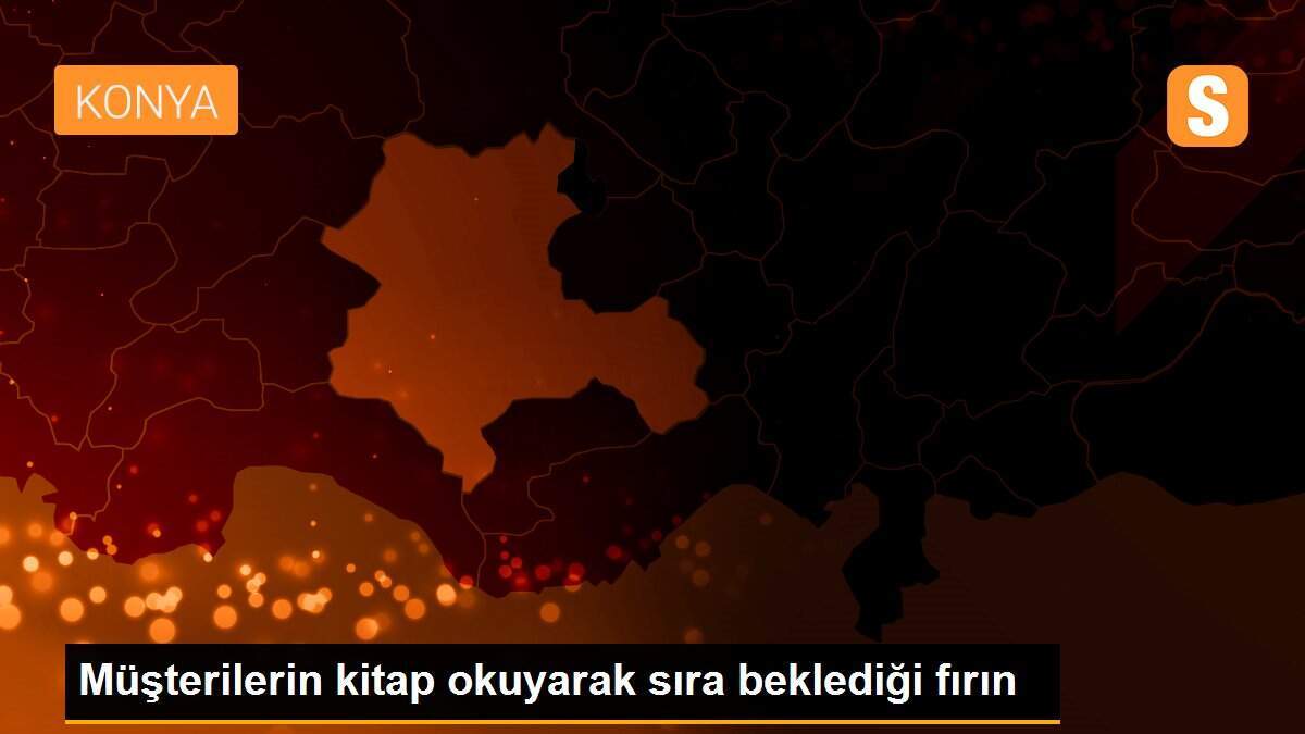 Müşterilerin kitap okuyarak sıra beklediği fırın