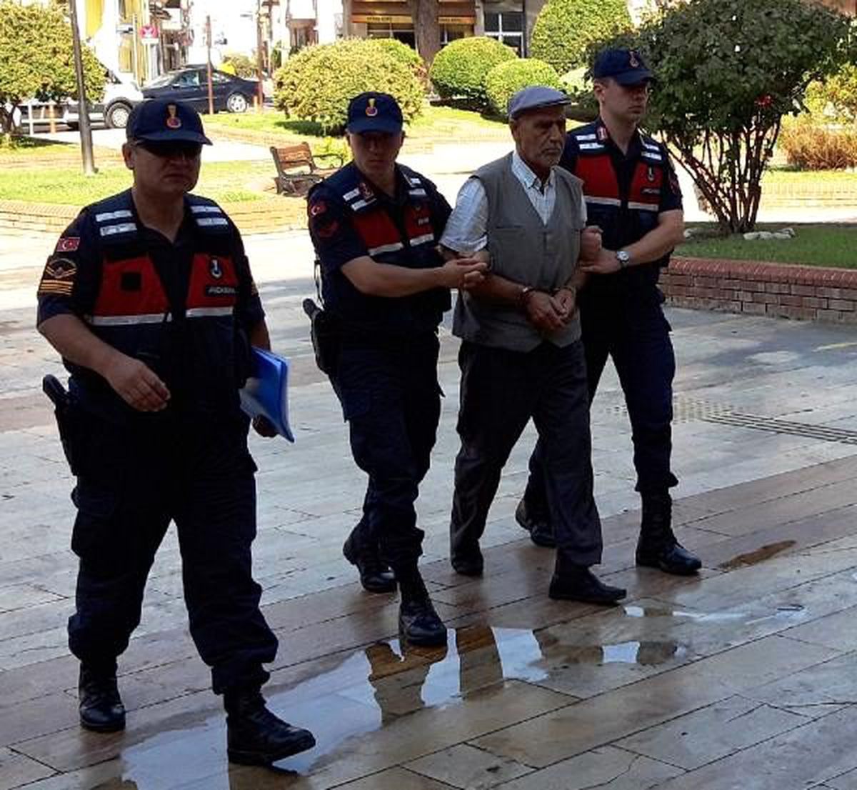 Oğlunu öldüren baba hakim karşısında