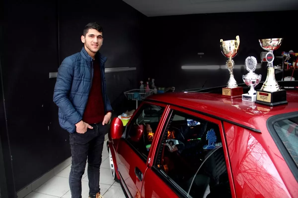 Otomobilini modifiye ettirip "çocukluk hayalini" gerçekleştirdi
