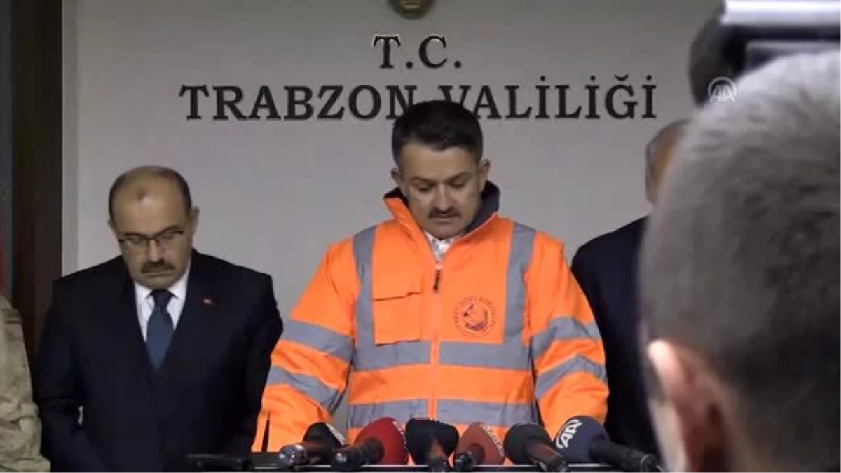 Pakdemirli: "(Karadeniz\'deki örtü yangınları) Soğutma ve söndürme çalışmaları 15 yangında devam...