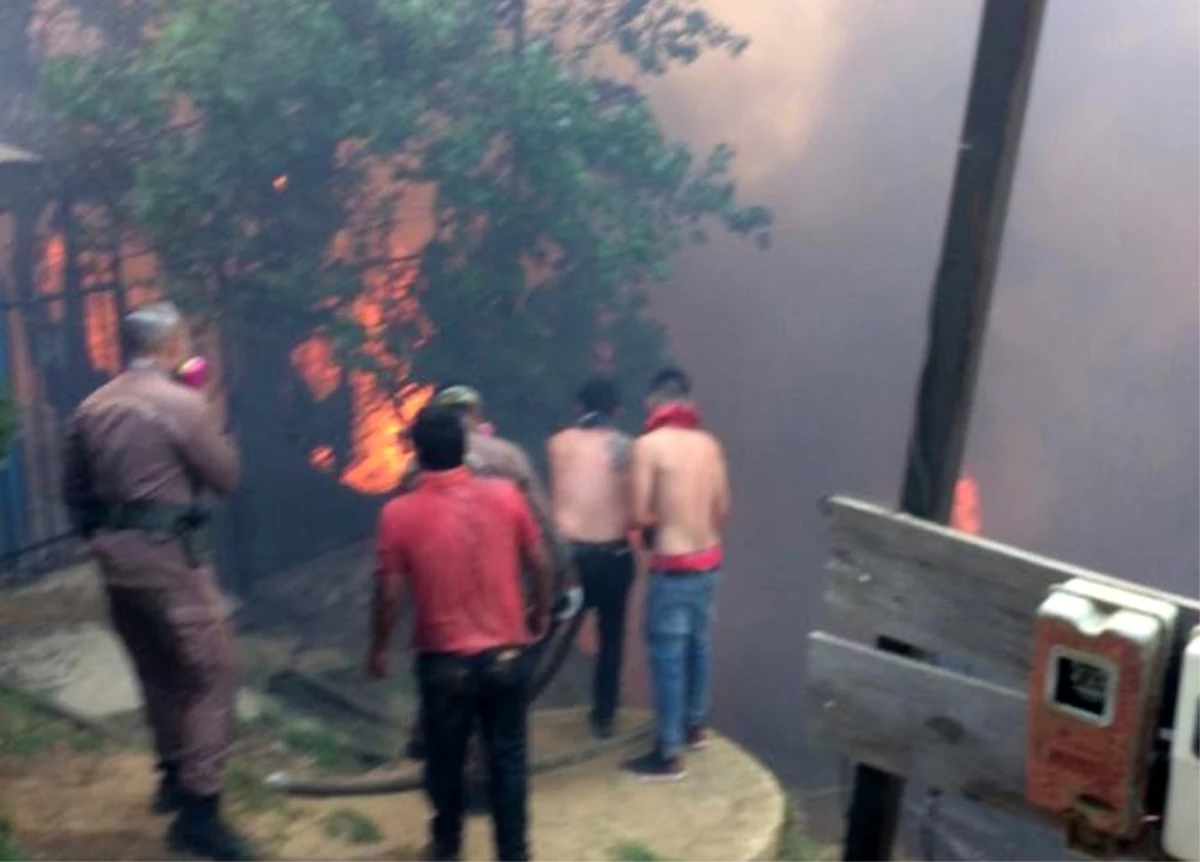 Şili\'deki yangınlarda 120 ev yandı
