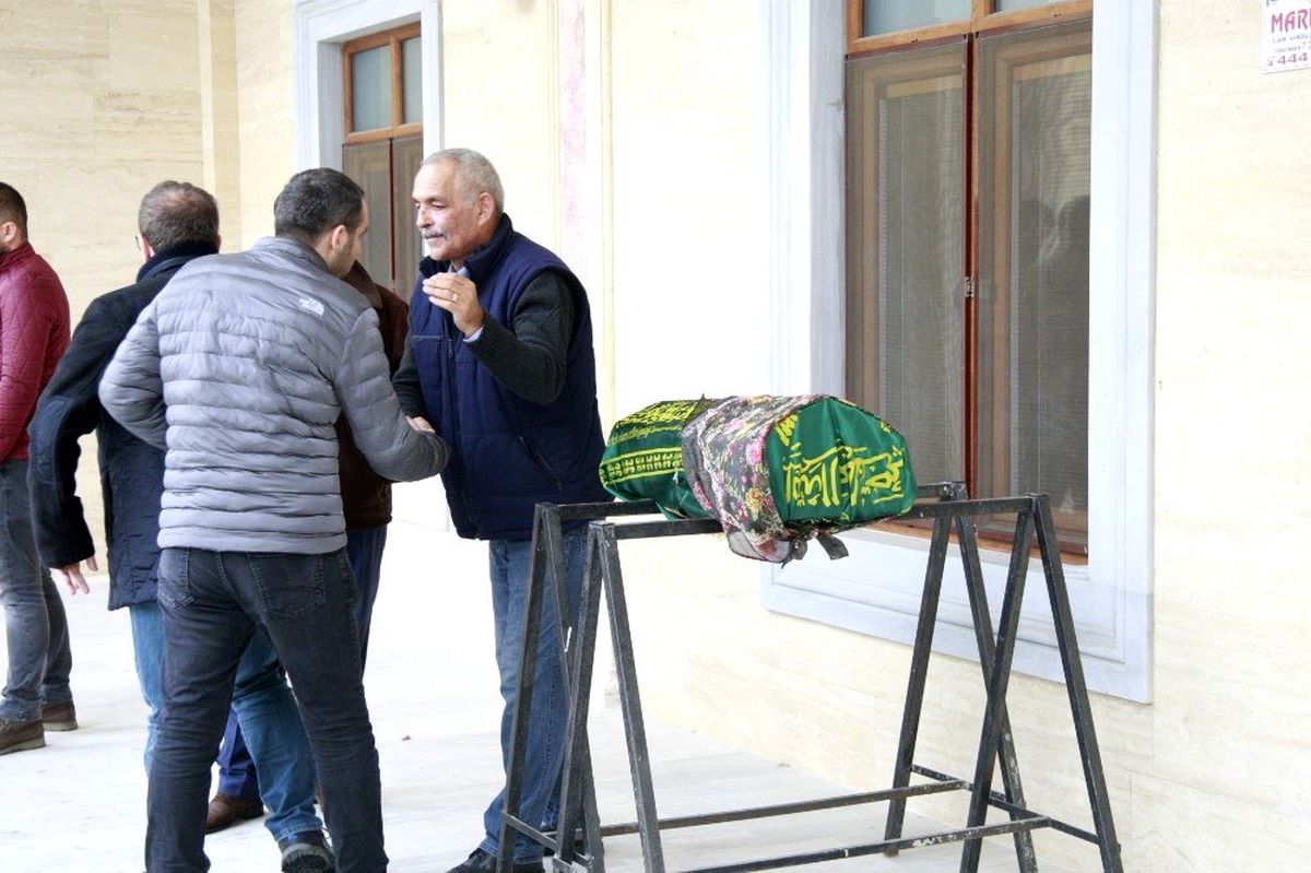 Su bebek son yolculuğuna uğurlandı
