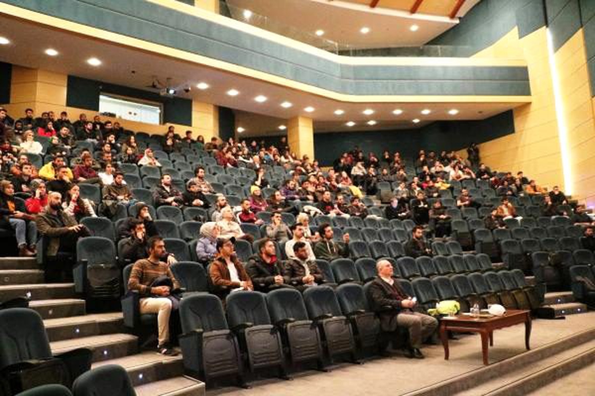 Üniversite öğrencilerine güvenli sürüş eğitimi