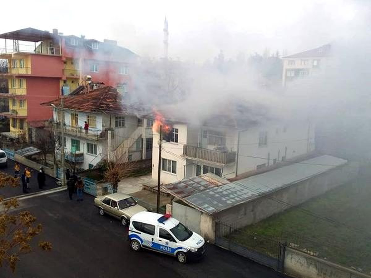 Yalnız yaşayan kadın, yangında can verdi