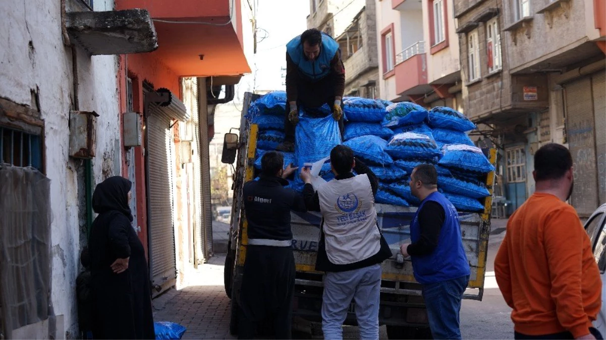 Yedi Başak Derneği üşüyen yürekleri ısıtmaya devam ediyor