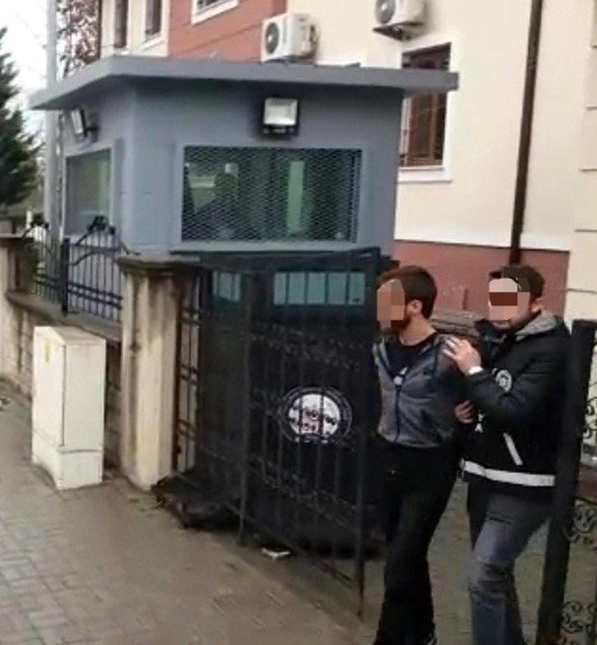 4 ayrı ikametten televizyon çalan 3 şüpheli gözaltına alındı