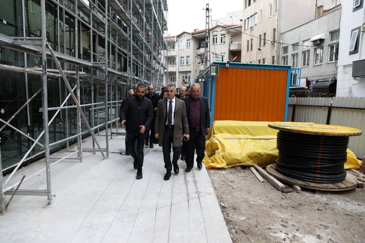 9 buçuk milyonluk halk kütüphanesi hızla yükseliyor