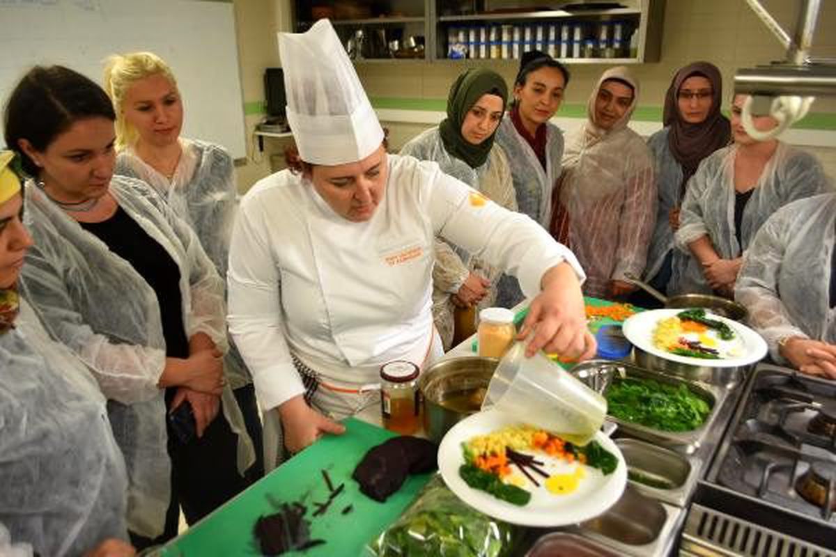 Anneler obeziteye karşı \'neşeli tabaklar\' hazırlıyor