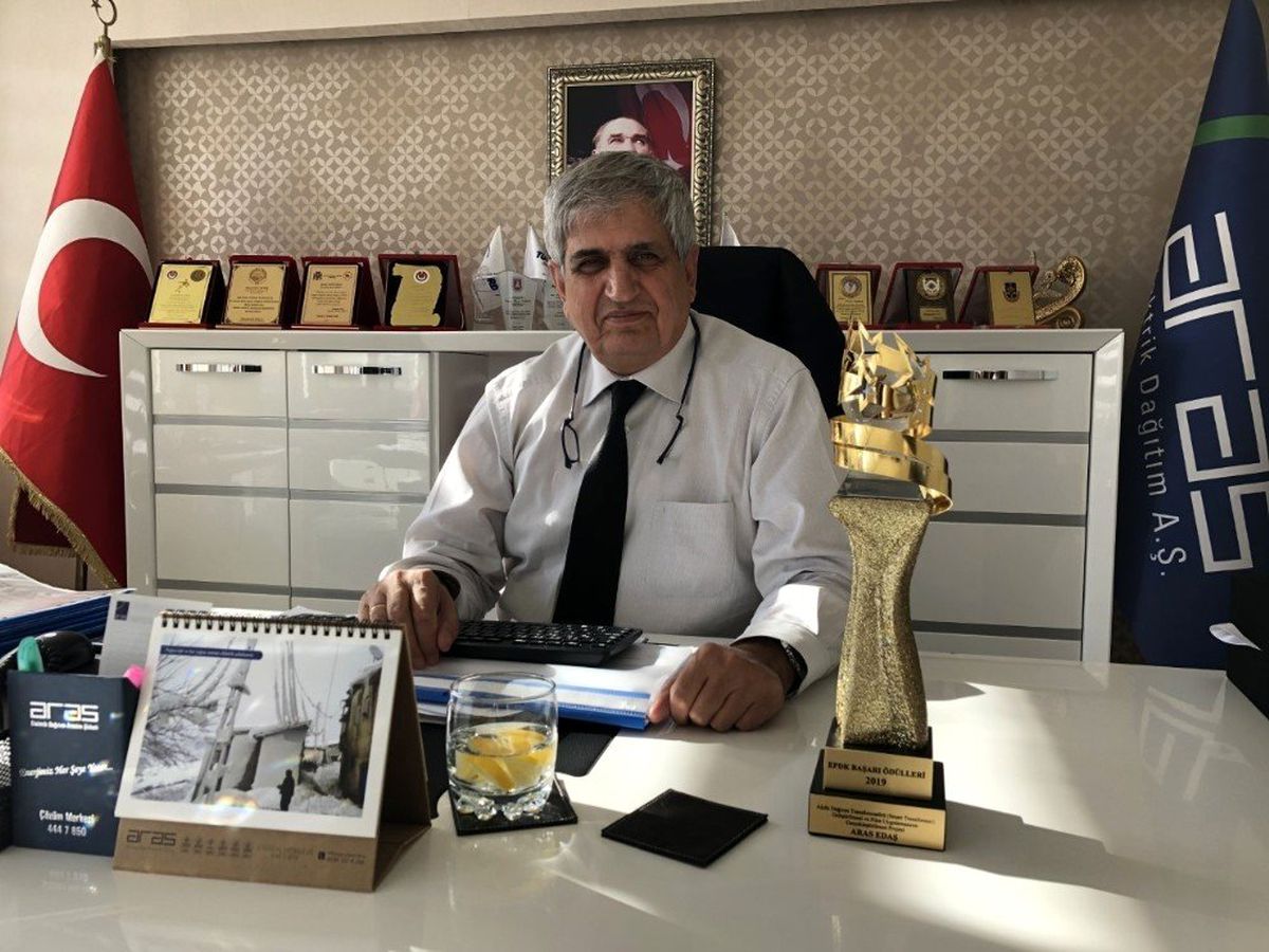 Aras EDAŞ Genel Müdürü Akbaş\'a Bakanlık başarı ödülü verildi