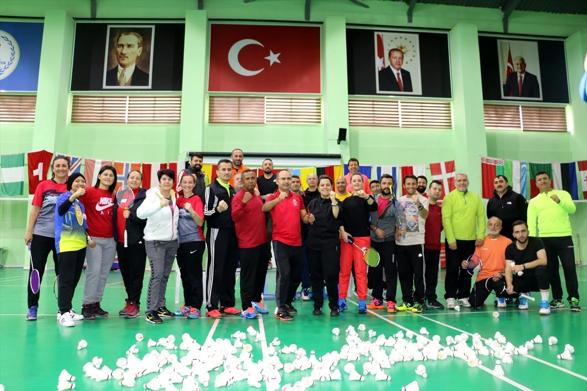 Badmintonda antrenör yetiştirme kursları Ankara\'da başladı