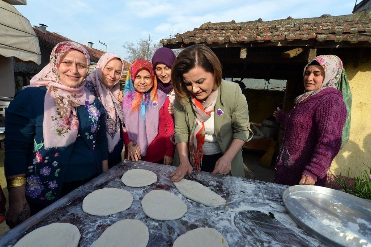Başkan Hürriye, Mancarlı pideyi Türkiye\'ye tattıracak