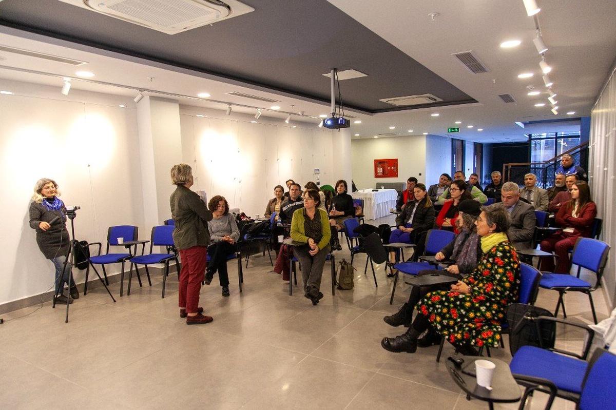 Belediye personeline cinsiyet eşitliği konusunda eğitim verildi