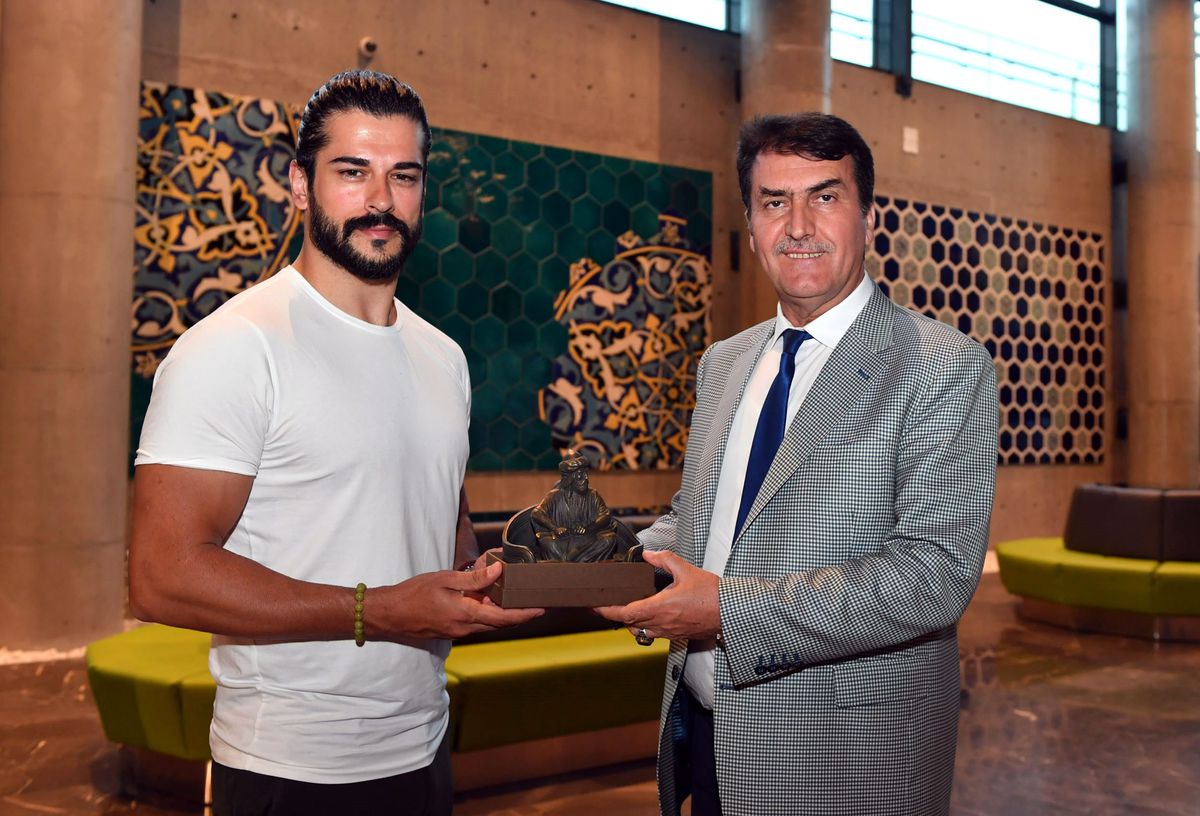 Burak Özçivit, Kuruluş\'un başladığı yerde