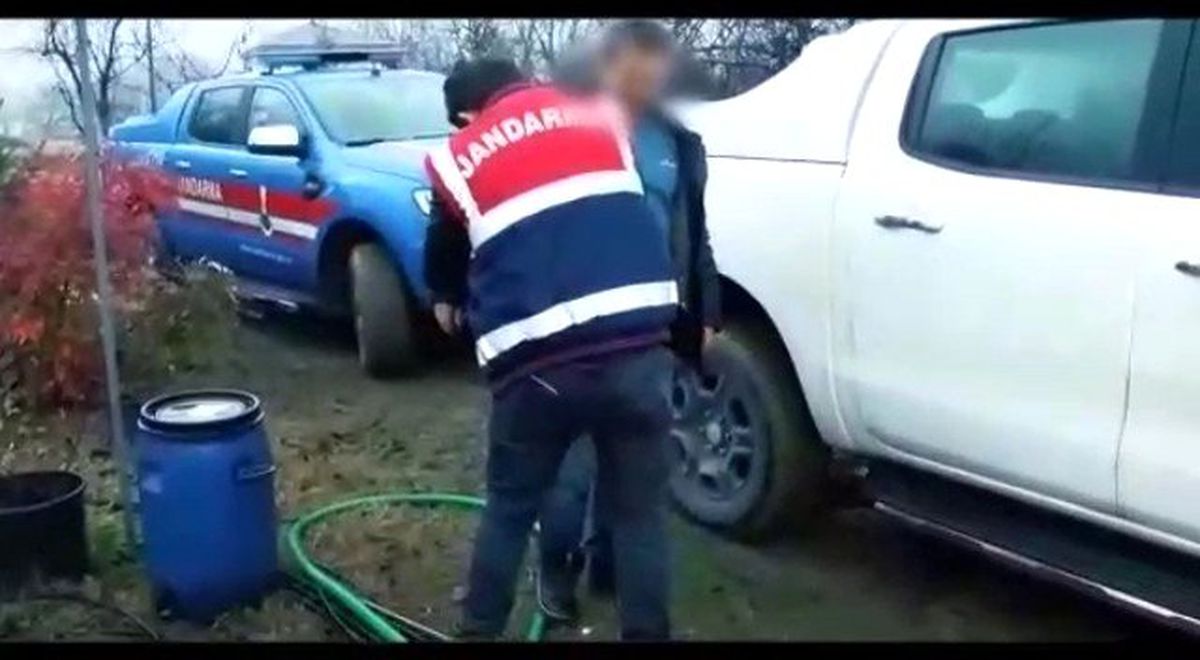 Bursa\'da jandarmadan yılbaşı öncesi kaçak içki operasyonu