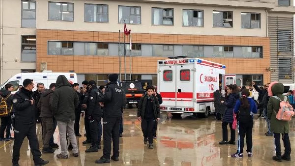 Bursa\'da okulda rahatsızlanan 27 öğrenci ve 1 öğretmen hastaneye kaldırıldı